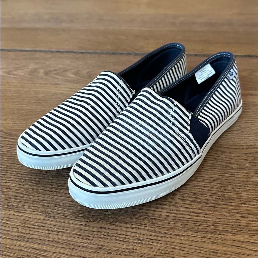 Tommy Bahama Slip-on Sneakers Blue White Stripe Size 7